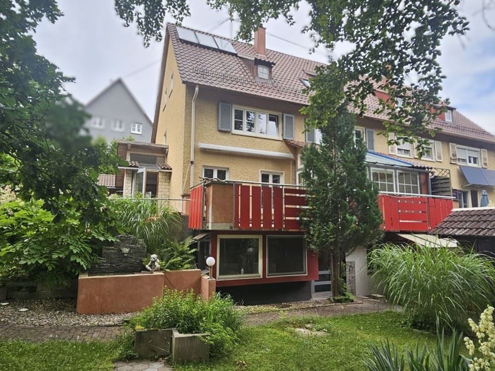 Doppelhaushälfte zum Kauf 480.000 € 8 Zimmer 197 m²<br/>Wohnfläche 1.080 m²<br/>Grundstück ab sofort<br/>Verfügbarkeit Süd Heidenheim 89522