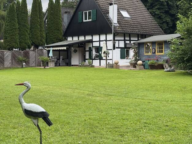 Haus zum Kauf 389.500 € 3 Zimmer 95 m² 4.330 m² Grundstück Wüsten Bad Salzuflen 32108