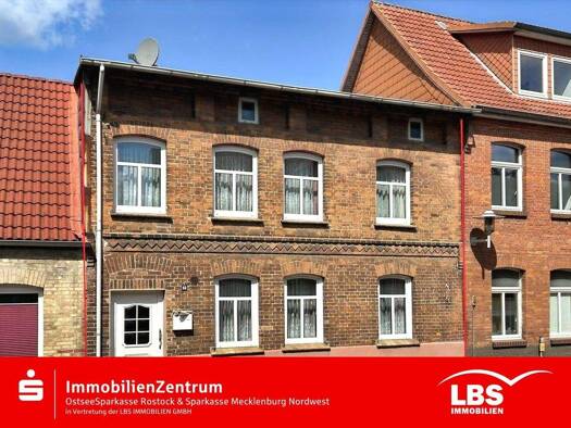 Reihenmittelhaus zum Kauf 55.000 € 4 Zimmer 106 m² 669 m² Grundstück Gadebusch 19205