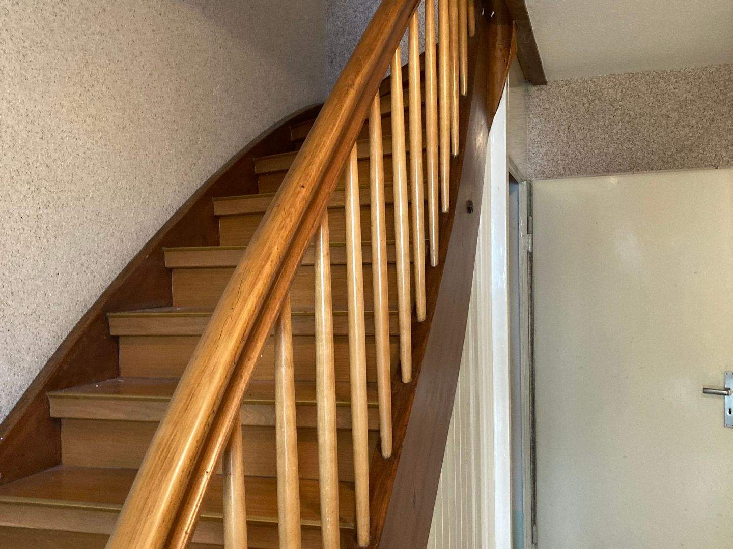 Immobilie in Villingen-Schwenningen - VS-Schwenningen, Doppelhaushälfte mit 3 Wohnungen, Doppelgarage. - Bild 4