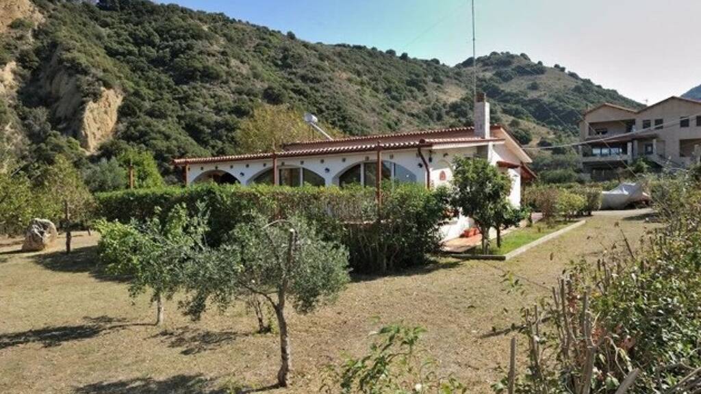 Einfamilienhaus zum Kauf 290.000 € 3 Zimmer 250 m² 2.000 m² Grundstück Petrvto - Patras 26500