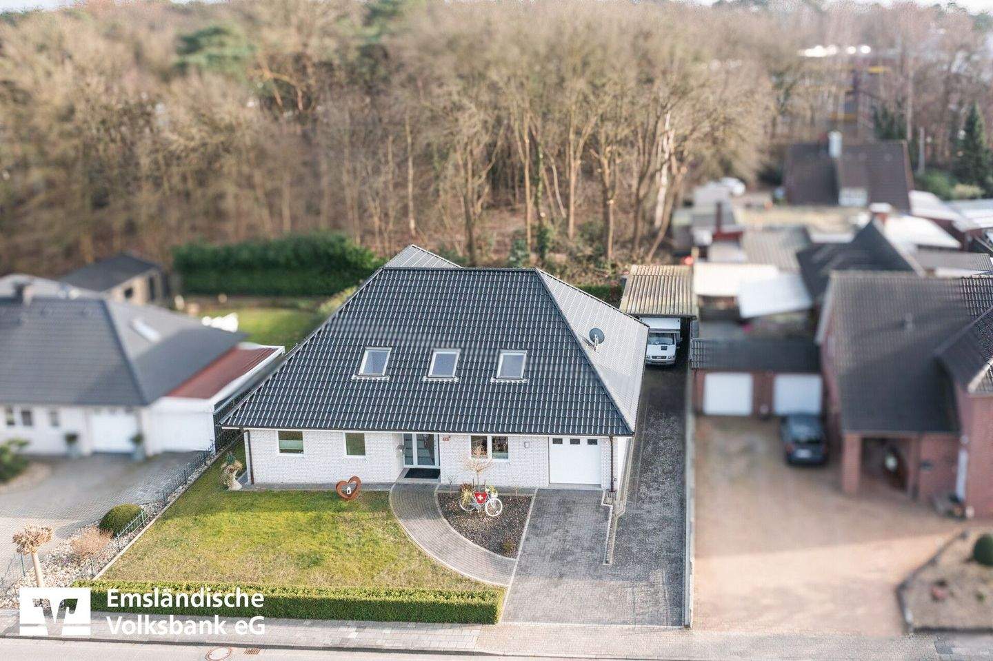 Immobilie in Dörpen - Energieeffizient und großzügig: Attraktiver Bungalow in zentraler Lage von Dörpen - Bild 1
