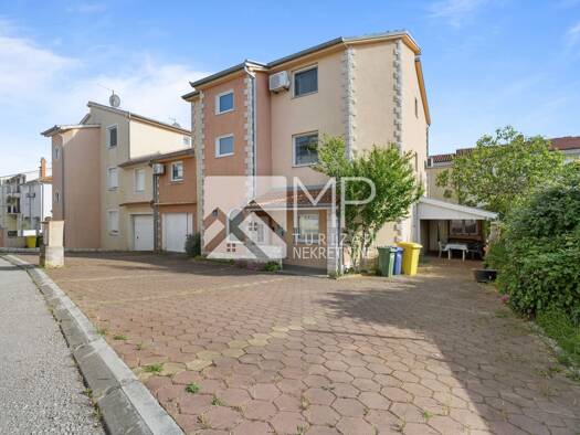 Reihenmittelhaus zum Kauf 800.000 € 10 Zimmer 211 m² Grundstück Medulin 52203