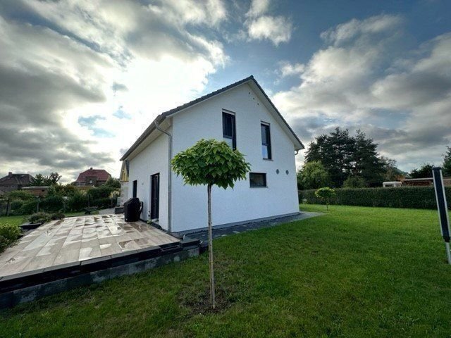 Einfamilienhaus zum Kauf 495.000 € 4 Zimmer 123 m²<br/>Wohnfläche 1.348 m²<br/>Grundstück Breitenfelder Weg 4 Podelwitz Rackwitz 04519