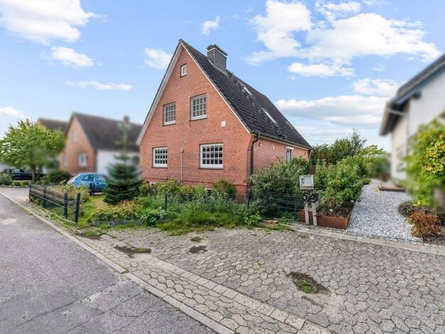 Einfamilienhaus zum Kauf 495.000 € 4 Zimmer 126,2 m² 644 m² Grundstück Dänischenhagen 24229