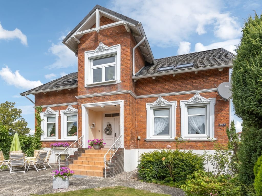 Mehrfamilienhaus zum Kauf 949.000 € 9 Zimmer 382 m²<br/>Wohnfläche 1.532 m²<br/>Grundstück Curslack Hamburg 21039