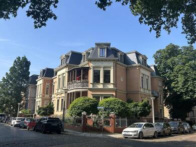 Wohnung zur Miete 2.400 € 6 Zimmer 232 m² Halle 06114