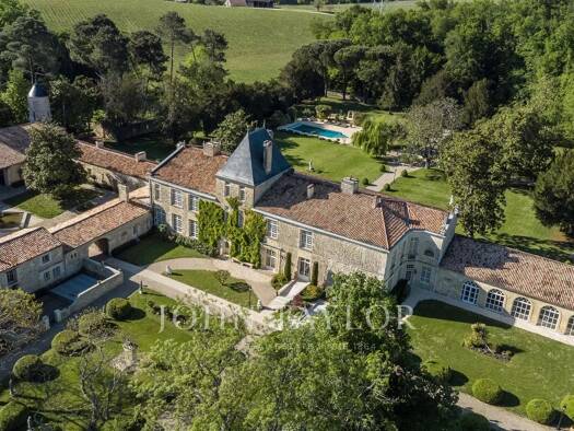Schloss zum Kauf 9.800.000 € 30 Zimmer 2.200 m² 160.000 m² Grundstück Lignan-de-Bordeaux 33360