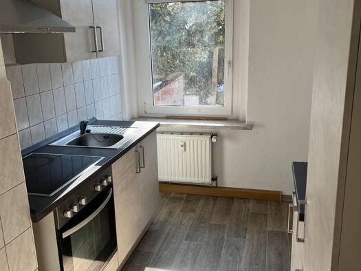 Wohnung zur Miete 290 € 2 Zimmer 50,1 m² Geschoss 1/2 frei ab sofort Glauchauer Landstraße 36 Crimmitschau 08451