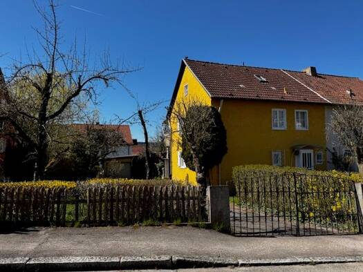 Doppelhaushälfte zum Kauf 289.700 € 5 Zimmer 135 m² 540 m² Grundstück frei ab sofort Feuchtwangen 91555