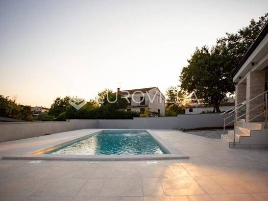 Haus zum Kauf 475.000 € 4 Zimmer 142 m² Matohanci Kanfanar