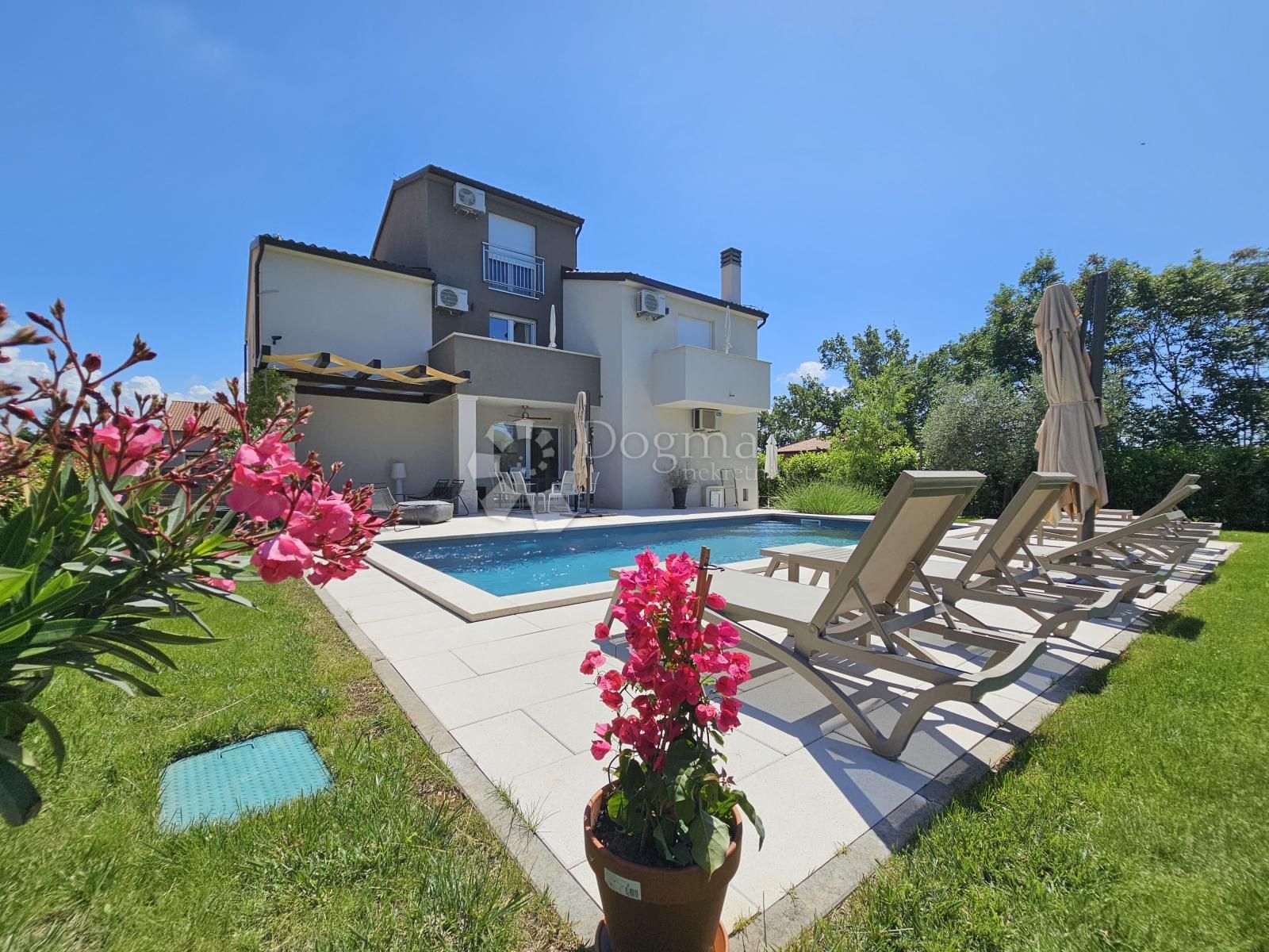 Haus zum Kauf 750.000 € 8 Zimmer 180 m²<br/>Wohnfläche 636 m²<br/>Grundstück Novigrad 52466