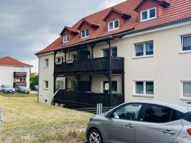 Wohnung zum Kauf 82.000 € 3 Zimmer 57,6 m² Dachgeschoss Saalfeld Saalfeld/Saale 07318