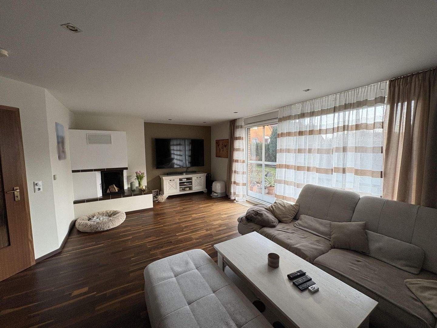 Immobilie in Algermissen - Attraktives Zweifamilienhaus mit vielen Möglichkeiten in Algermissen - Bild 2