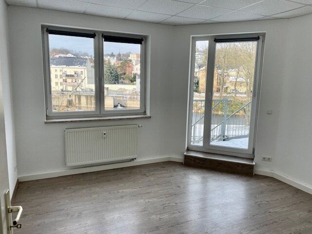 Wohnung zur Miete 530 € 4 Zimmer 103 m²<br/>Wohnfläche 1.<br/>Geschoss ab sofort<br/>Verfügbarkeit Waldheim Waldheim 04736