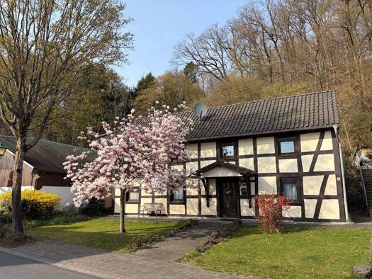 Einfamilienhaus zum Kauf 129.000 € 4 Zimmer 80 m² 775 m² Grundstück Eitorf Eitorf 53783