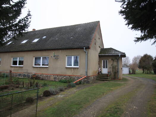 Doppelhaushälfte zum Kauf 45.000 € 104,4 m² 1.433 m² Grundstück Werbelow Uckerland 17337