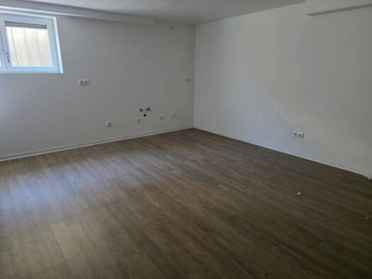 Wohnung zur Miete 275 € 1 Zimmer 31,8 m² frei ab sofort Sennfeld 97526