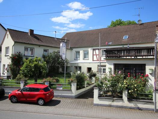 Haus zum Kauf 165.000 € 9 Zimmer 166 m² 924 m² Grundstück Oberzissen 56651