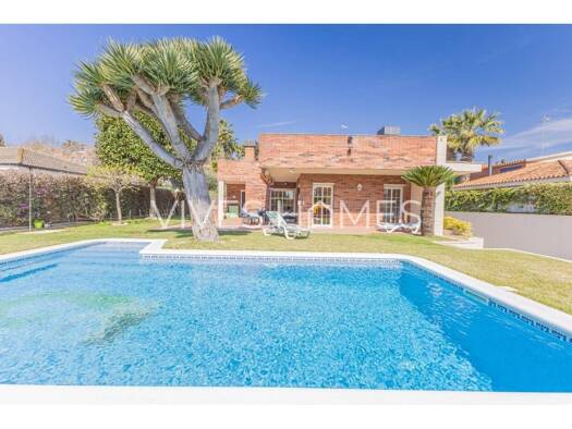 Chalet zum Kauf 1.085.000 € 5 Zimmer 379 m² 820 m² Grundstück Sant Vicenç de Montalt 08394