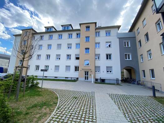 Wohnung zur Miete 898 € 3 Zimmer 63 m² 4. Geschoss frei ab 01.10.2026 Schönestraße 31 Bad Cannstatt Stuttgart 70372