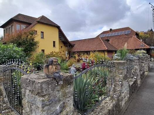 Einfamilienhaus zum Kauf 495.000 € 6 Zimmer 155 m² 675 m² Grundstück Zur Lehmgrube 3 Segnitz 97340