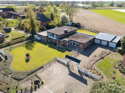 Haus zum Kauf 6 Zimmer 350 m² 2.200 m² Grundstück Bardowick 21357