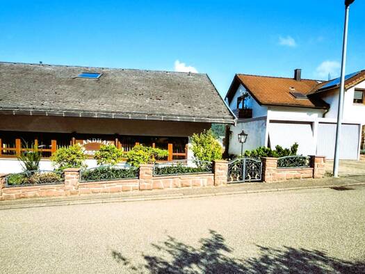 Haus zur Miete auf Zeit 35 € 6 Zimmer 200 m² frei ab sofort Loffenau Loffenau 76597