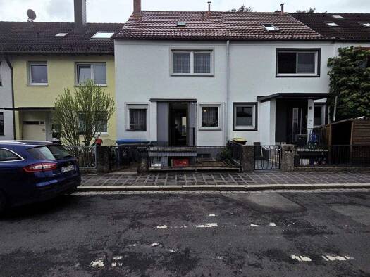 Reihenmittelhaus zum Kauf 389.000 € 4 Zimmer 98 m² 202 m² Grundstück frei ab sofort Bodelschwinghstraße 4 a Altenfurt Südöstliche Außenstadt 90475