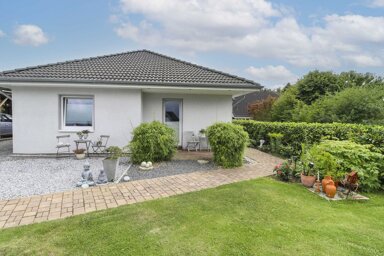 Bungalow zum Kauf 350.000 € 3 Zimmer 74,4 m² 718 m² Grundstück Alt Moisling / Genin Lübeck 23560