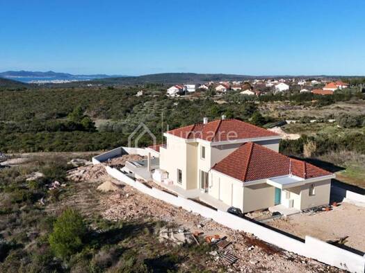 Einfamilienhaus zum Kauf 955.000 € 8 Zimmer 265 m² Sukošan Sukošan 23206