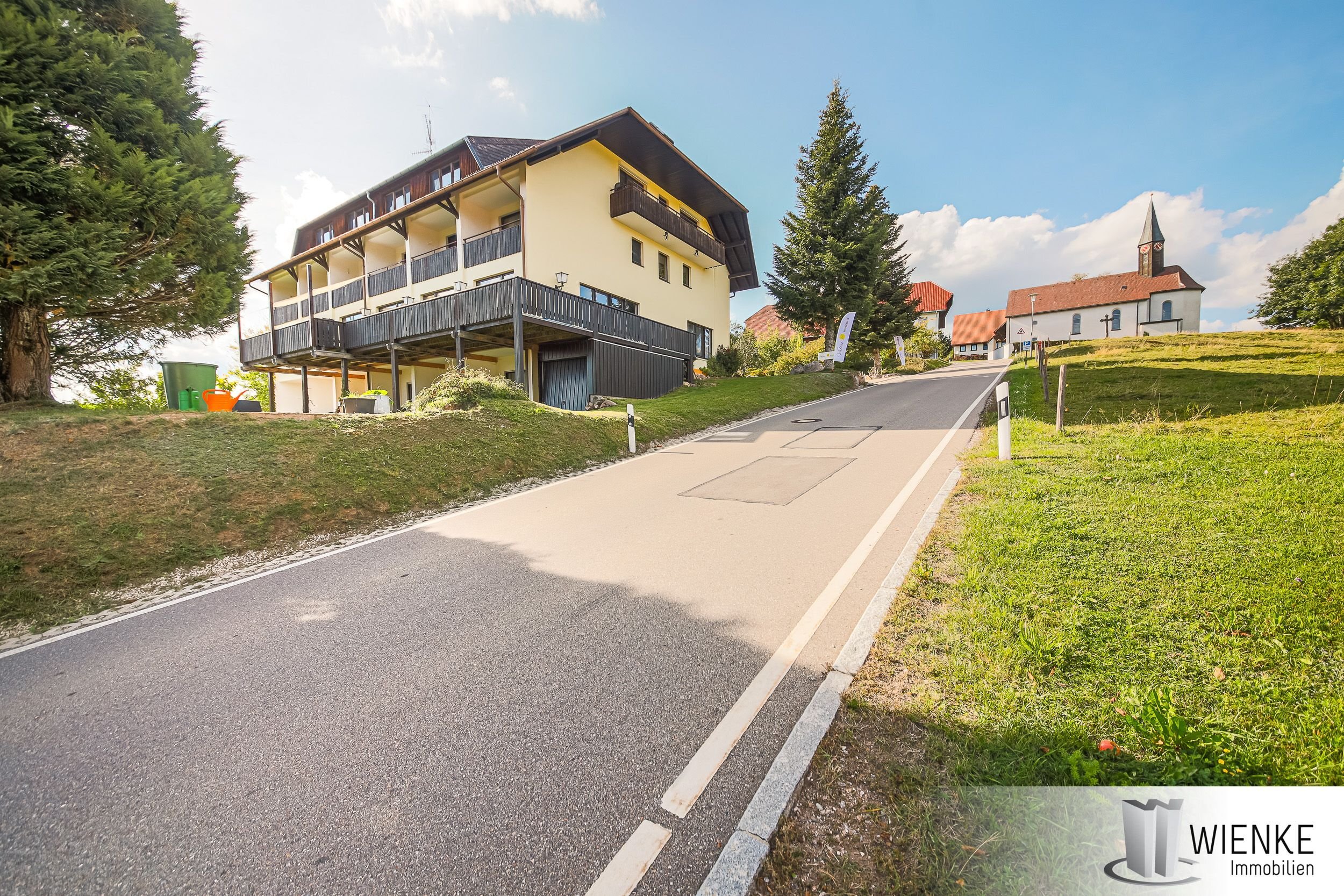 Hotel zum Kauf 600.000 € 28 Zimmer 713 m²<br/>Gastrofläche 2.264 m²<br/>Grundstück Birkenstr.18 Wilfingen Dachsberg (Südschwarzwald) 79875