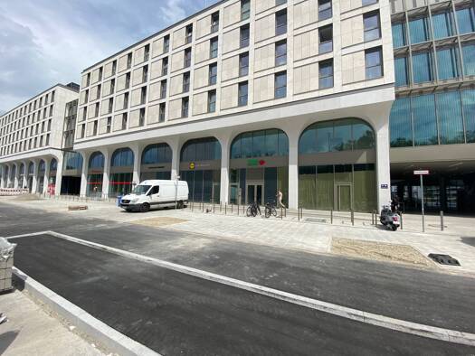 Bürogebäude zur Miete 19,80 € 351 m² Bürofläche teilbar ab 351 m² München 81737