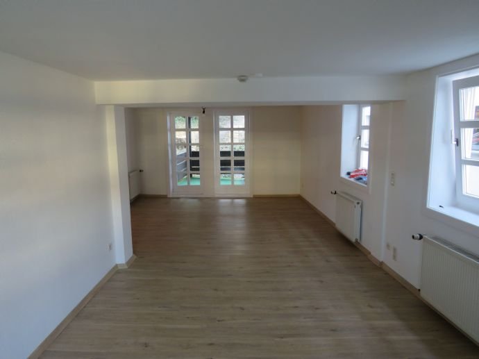 Terrassenwohnung zur Miete 450 € 2,5 Zimmer 75 m²<br/>Wohnfläche EG<br/>Geschoss 01.04.2025<br/>Verfügbarkeit Frankenberg Frankenberg 35066