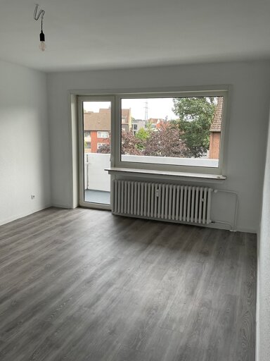 Wohnung zur Miete 679 € 4 Zimmer 88 m² 2. Geschoss frei ab sofort Hamborner Straße 24 Fahrn Duisburg 47179