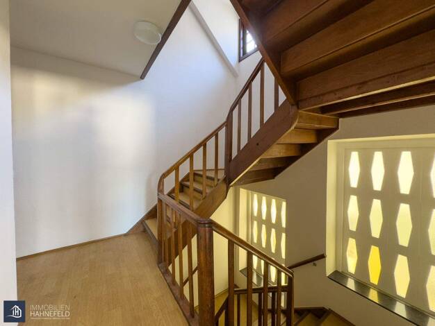 Haus zum Kauf 450.000 € 10 Zimmer 327 m² 1.057 m² Grundstück Hundsangen 56414