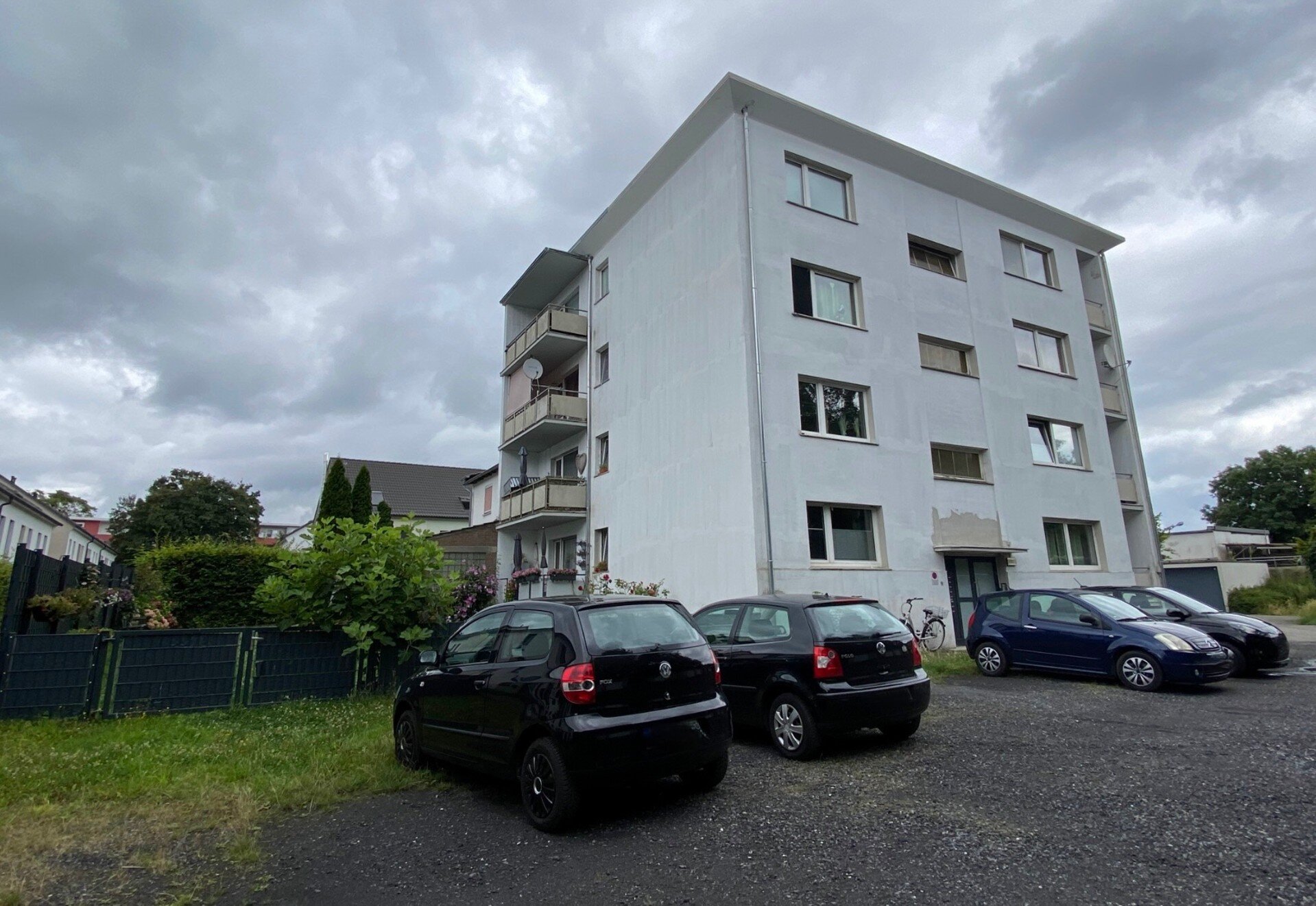 Mehrfamilienhaus zur Zwangsversteigerung 950.000 € 541 m²<br/>Wohnfläche 1.577 m²<br/>Grundstück Vogelsang Neuss 41462