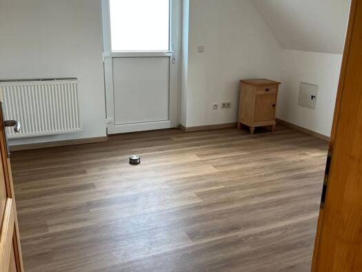 Wohnung zur Miete 700 € 3,5 Zimmer 100 m² Geschoss 2/3 frei ab sofort Rosenbach Flachslanden 91604