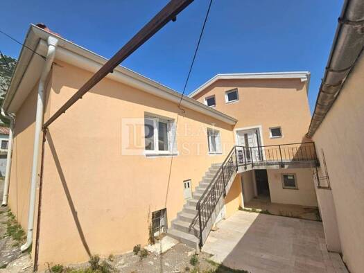 Mehrfamilienhaus zum Kauf 400.000 € 10 Zimmer 310 m² Drivenik, Vinodolska Općina Drivenik 51253