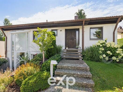 Einfamilienhaus zum Kauf 300.000 € 7 Zimmer 91 m² 1.099 m² Grundstück Innenstadt Hof 95032
