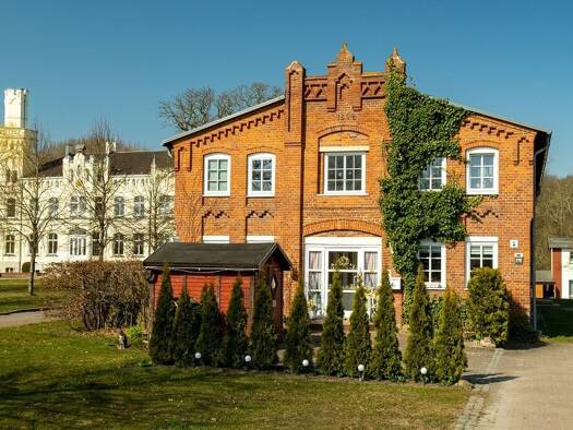 Mehrfamilienhaus zum Kauf 690.000 € 20 Zimmer 522 m² 1.334 m² Grundstück frei ab sofort Groß Kedingshagen Groß Kedingshagen 18445
