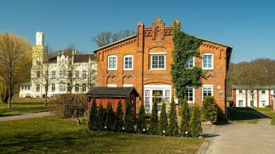 Mehrfamilienhaus zum Kauf 690.000 € 20 Zimmer 522 m² 1.334 m² Grundstück frei ab sofort Groß Kedingshagen Groß Kedingshagen 18445