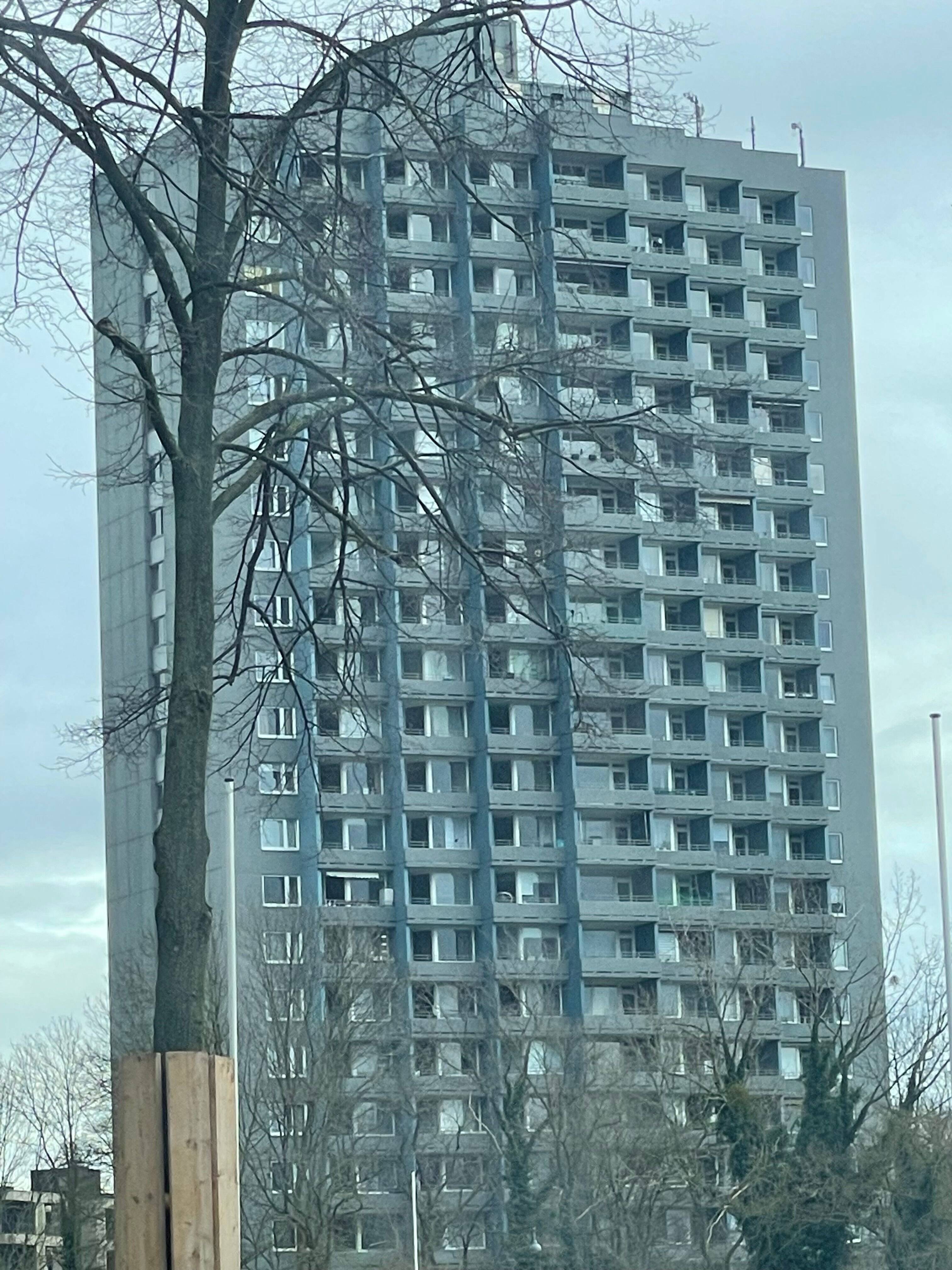 Vermietetes Appartement mit TG-Platz und guter Rendite, im Europahochhaus / Aachen – Aachen – Bild 1 von 1