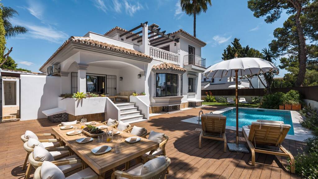 Villa zum Kauf 2.350.000 € 7 Zimmer 315 m² 500 m² Grundstück Nueva Andalucia 29660