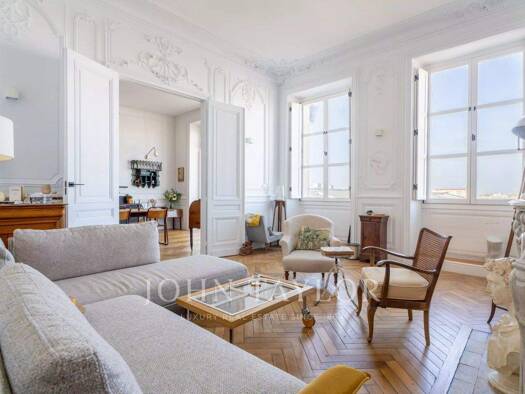 Studio zur Miete 2.240 € 5 Zimmer 125,2 m² 3. Geschoss frei ab 15.04.2026 Chartrons Bordeaux 33300