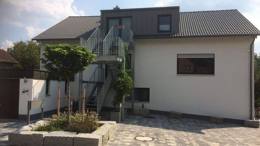 Wohnung zur Miete 1.950 € 5 Zimmer 140 m² frei ab 01.06.2026 Uttenreuth 91080