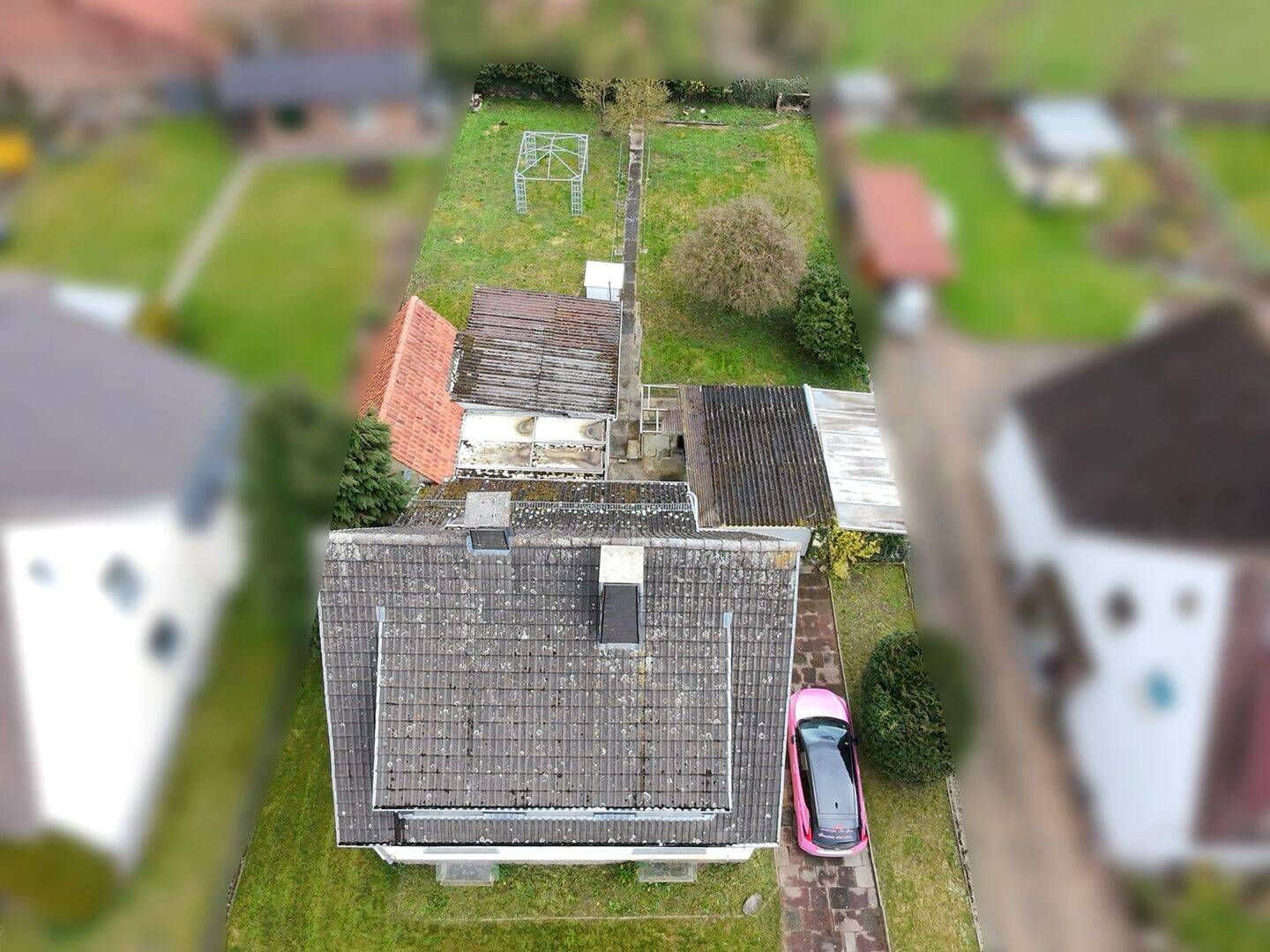 Immobilie in Dörentrup - Großzügiges Einfamilienhaus mit Garten und Garage in gepflegter Siedlung - Bild 2