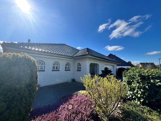 Bungalow zum Kauf 599.500 € 5 Zimmer 277,9 m² 696 m² Grundstück Lensahn Lensahn 23738