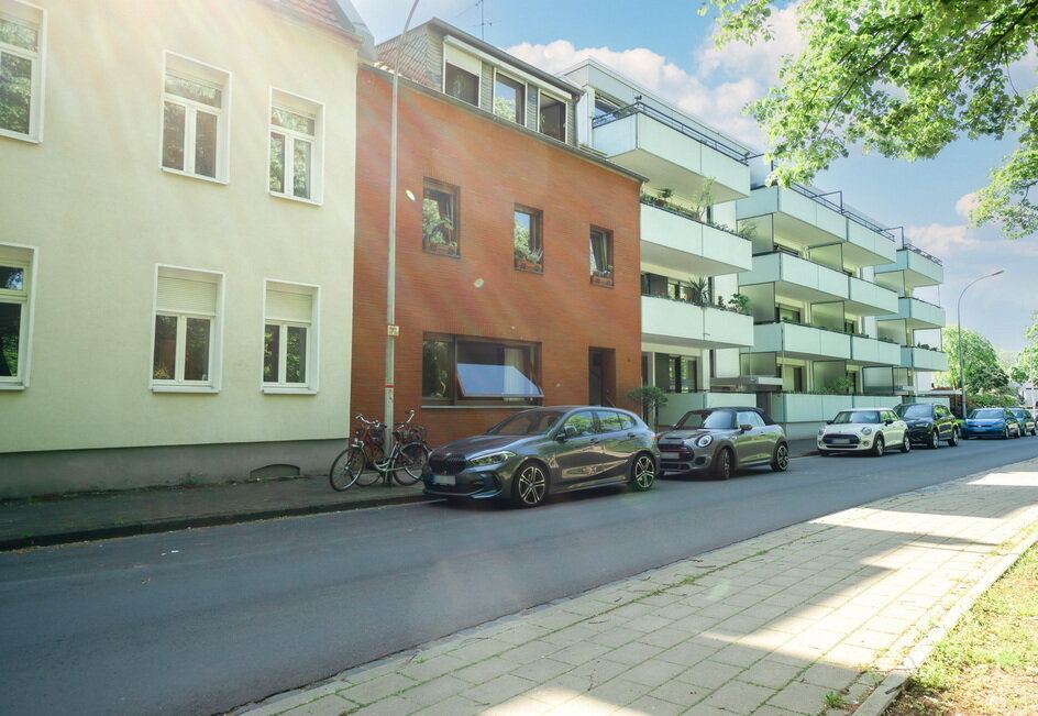 Mehrfamilienhaus zum Kauf provisionsfrei als Kapitalanlage geeignet 665.000 € 8 Zimmer 206 m²<br/>Wohnfläche 1.352 m²<br/>Grundstück Moers - Mitte Moers 47441