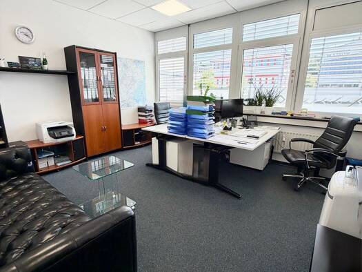 Bürofläche zur Miete 880 € 4 Zimmer 110 m² Bürofläche Eltingen Leonberg 71229